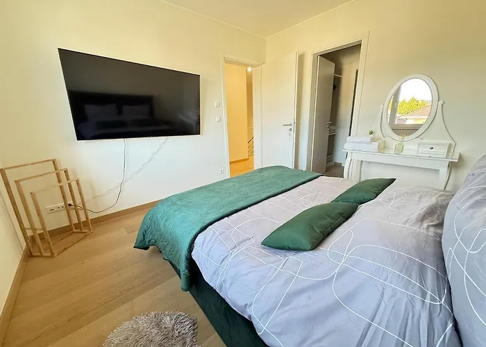 New House 4 Adultes - 2 Enfants - 180 M2 *