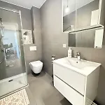 펜션 New House 4 Adultes - 2 Enfants - 180 M2 바스차라게