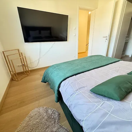 New House 4 Adultes - 2 Enfants - 180 M2 *