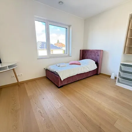 Vakantiehuis New House 4 Adultes - 2 Enfants - 180 M2 *
