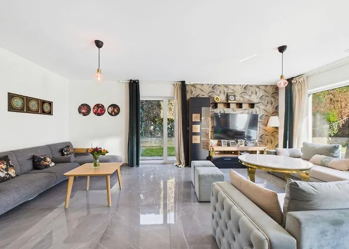 New House 4 Adultes - 2 Enfants - 180 M2 * Bascharage