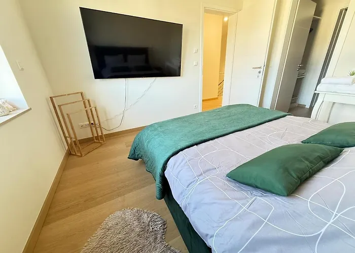 New House 4 Adultes - 2 Enfants - 180 M2 *